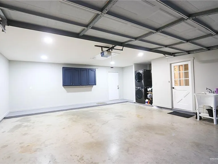 2306 Fox Run St — Photo 38