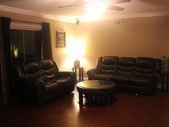 4th image of 1749 Royston Dr