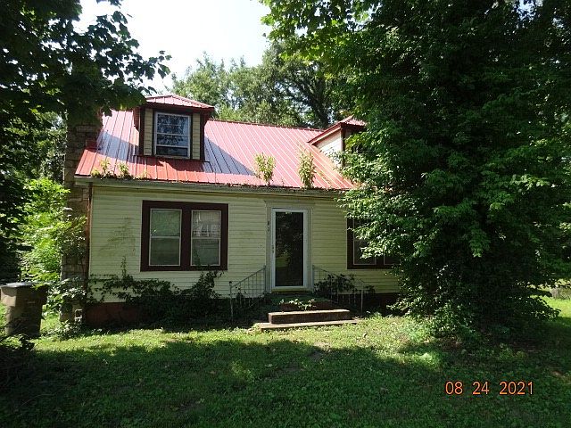 2nd image of 91 Lyle Ln