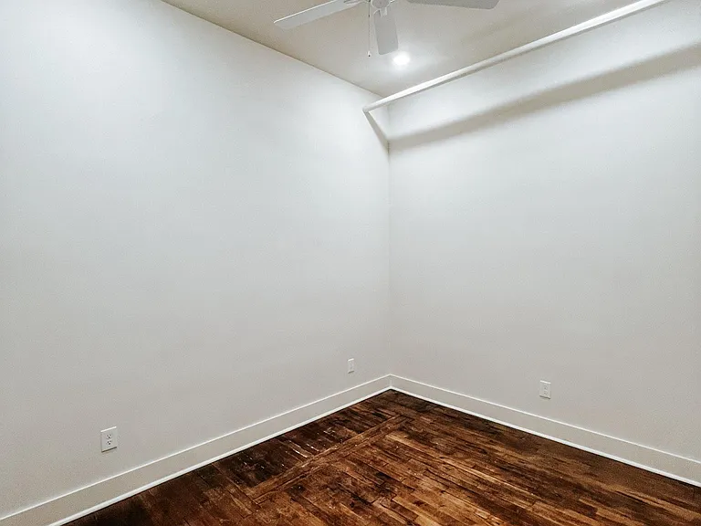 1201 N Central St #201 — Photo 4