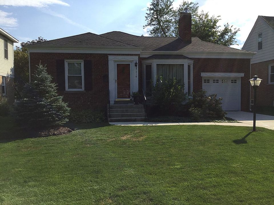 1st image of 1216 E Liberty Dr