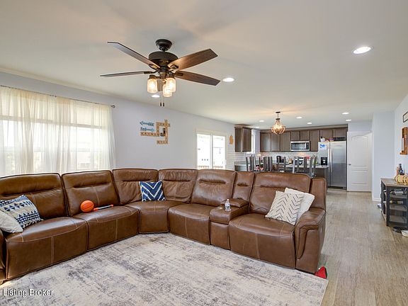 4th image of 5060 Tealwood Dr
