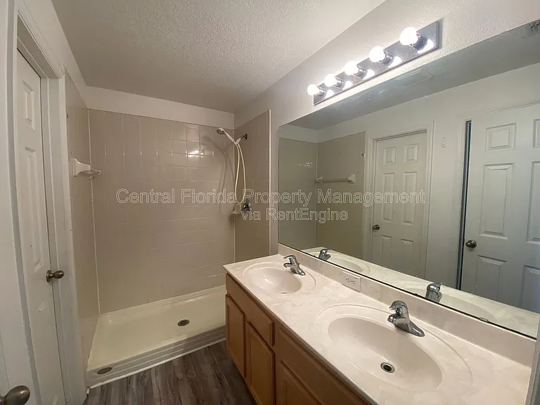 2076 Cypress Bay Blvd — Photo 22