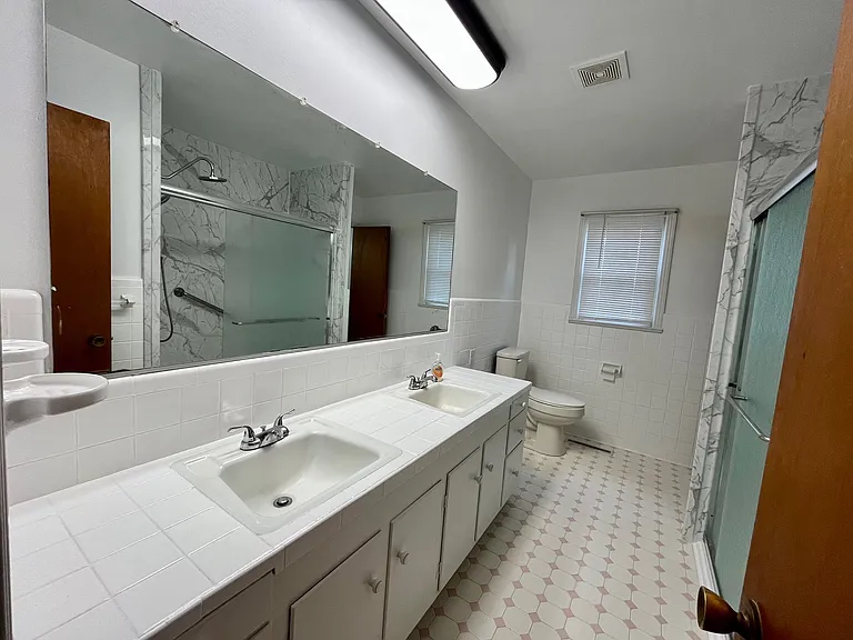 513 E Main St — Photo 10