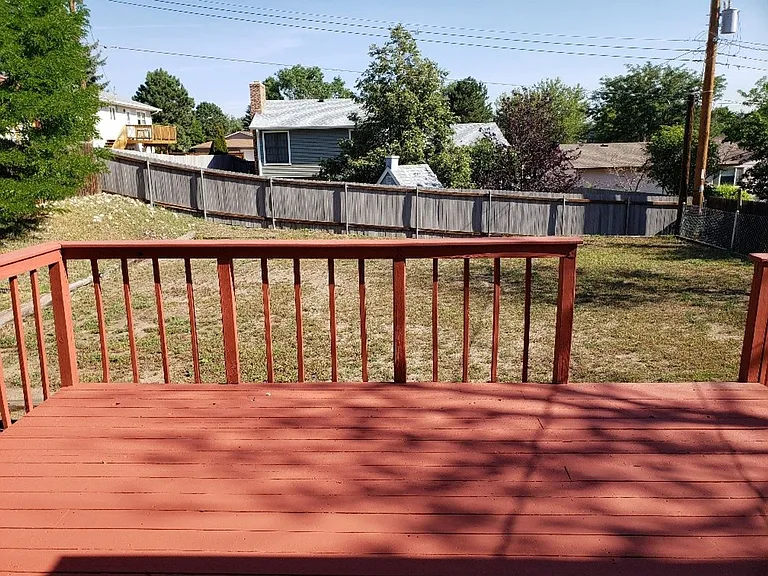 2212 Glenwood Cir — Photo 24