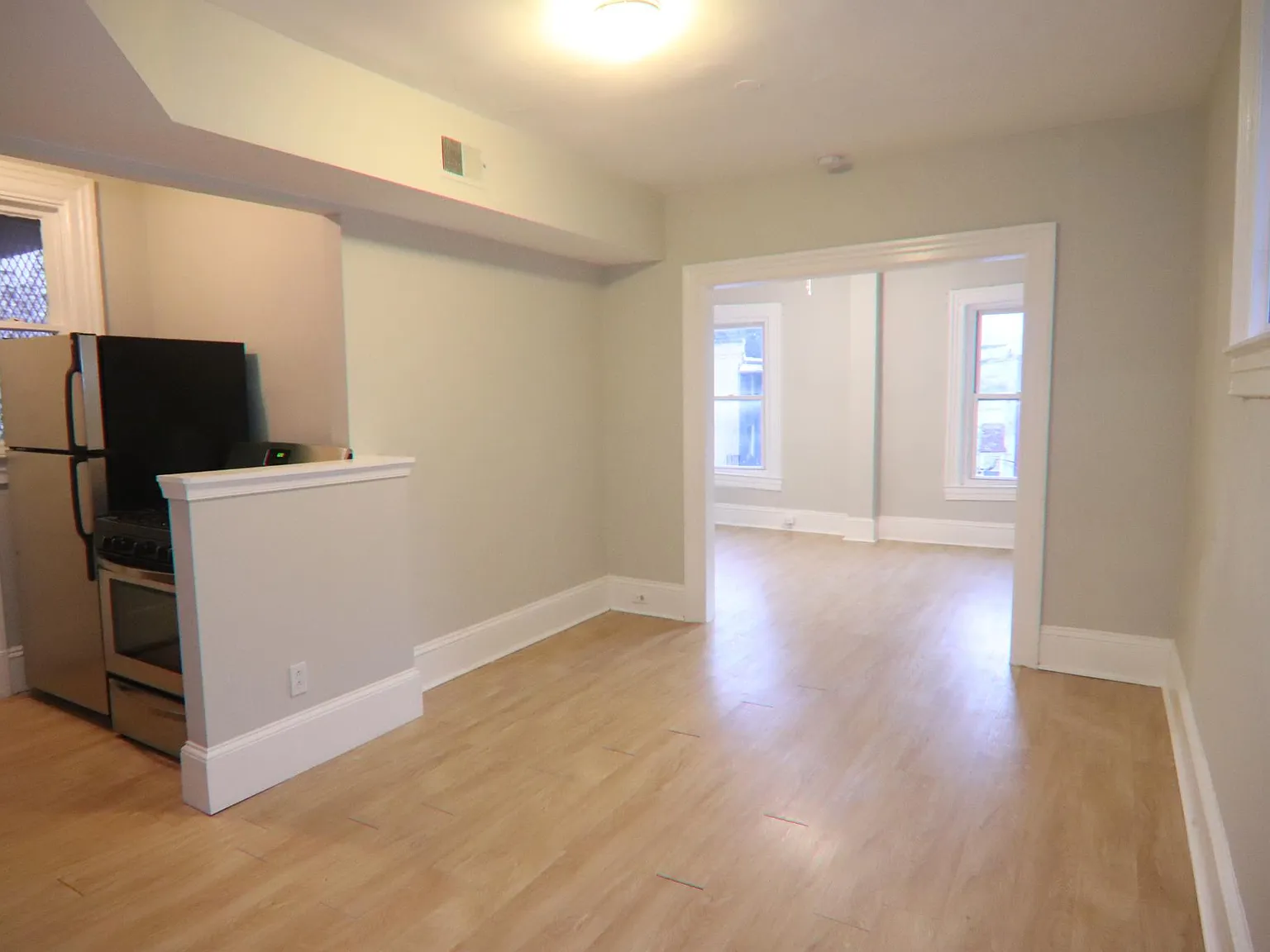 Studio, 600 sqft, $1,150 — Photo 3
