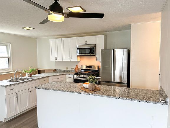 3rd image of 1615 Logan Ave