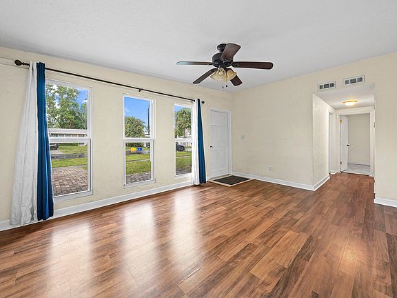 4th image of 11674 Balsam Drive