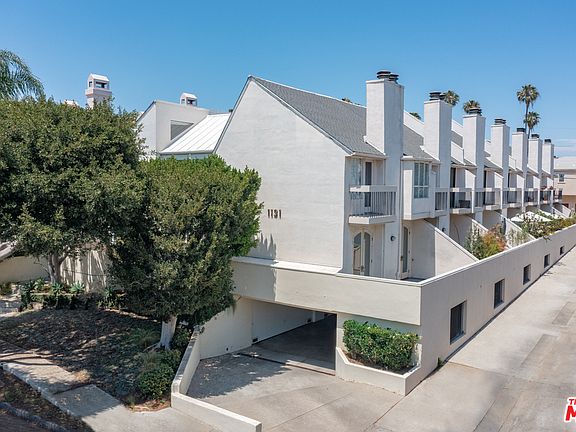 3rd image of 1131 20th St APT 3