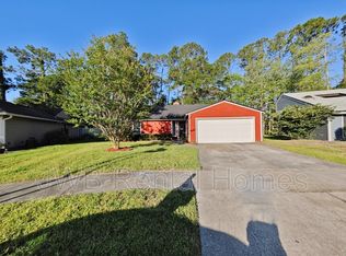 10268 Pine Breeze Rd W, Jacksonville, FL 32257