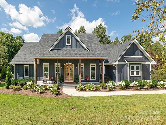 5th image of 404 Summer Orchard Dr