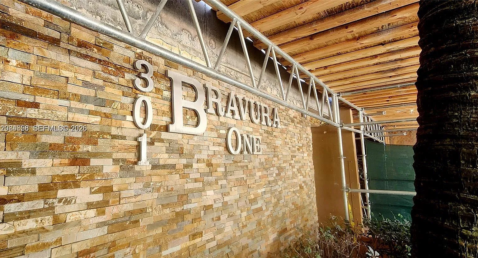 Bravura I Condo — Photo 2