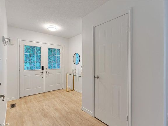 4th image of 756 Karlsfeld Rd