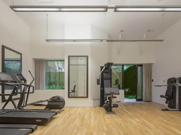 234 East 46th Street 701 image 14 of 15