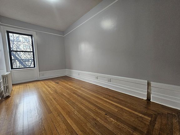 3rd image of 3505 Broadway APT 33
