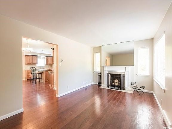 4th image of 2226 E Garfield Ave