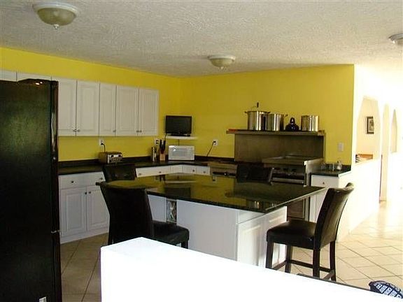 3rd image of 24 Lynn Dr
