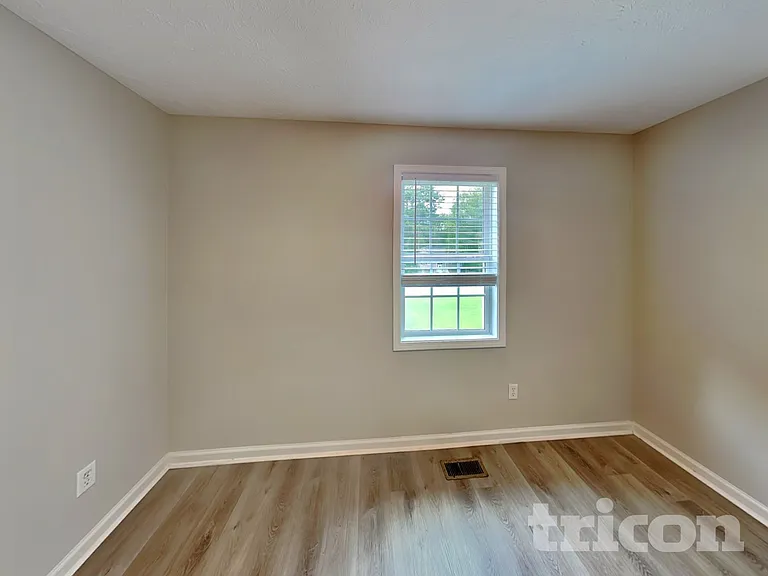 676 Eagles Nest Cir — Photo 12