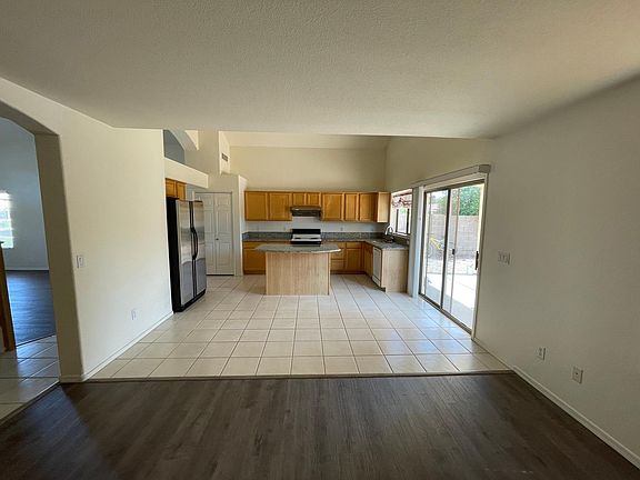 5th image of 3343 E San Angelo Ave