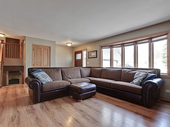5th image of 211 Burnett Ave