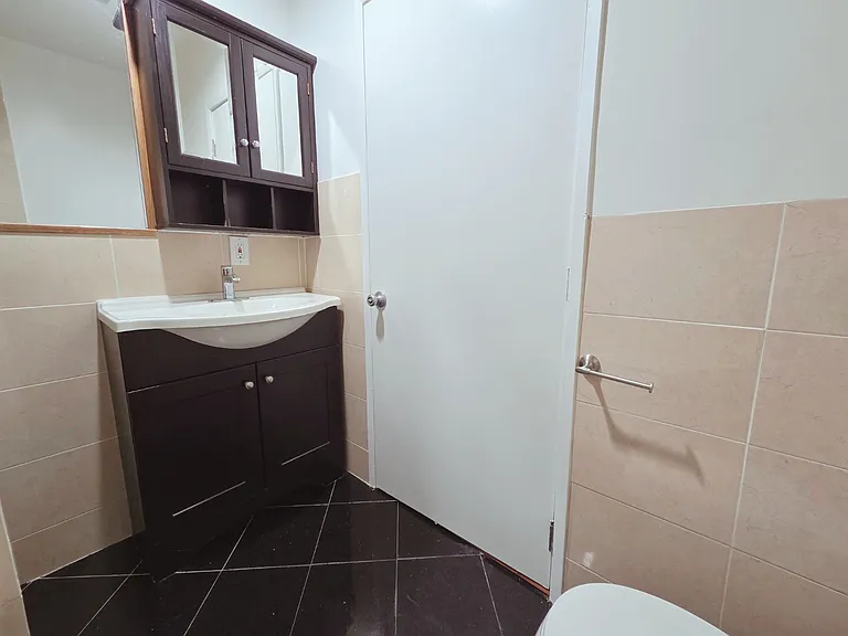 2nd Bathroom