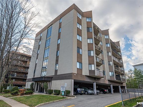 2nd image of 75 Union St APT 5E