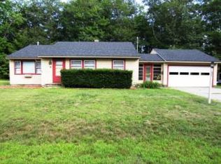 30 Hoyt St, Springvale, ME 04083