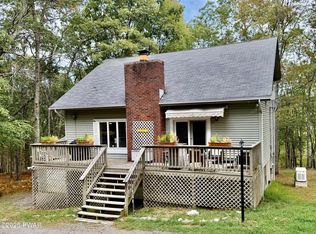 1114 Grouse Ct, Bushkill, PA 18324