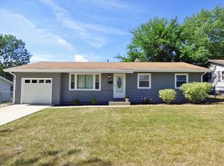 420 Martin Dr, South Elgin, IL 60177