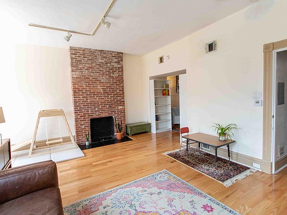 5th image of 835 N Saint Clair St #2