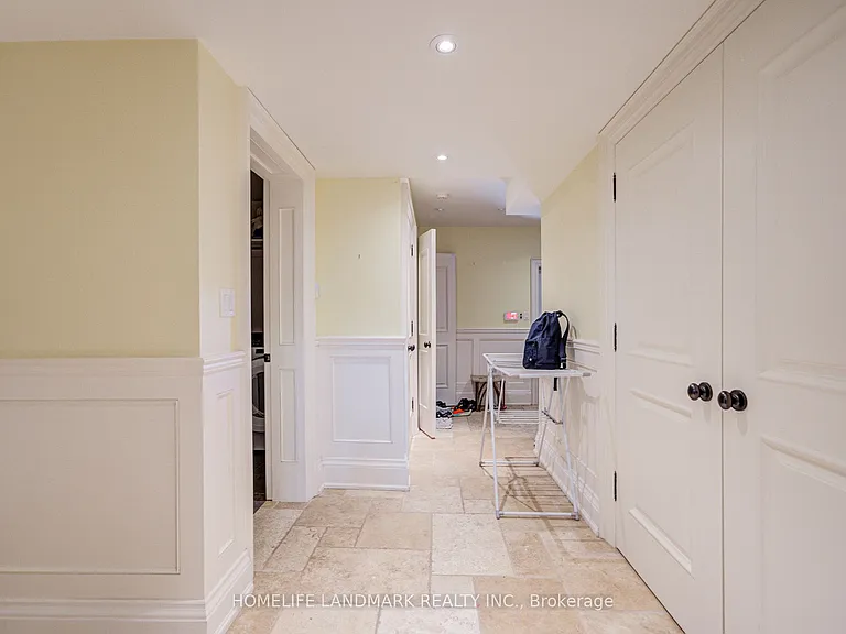 102 Stratford Cres — Photo 39