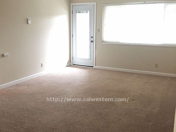 5th image of 1691 Ontario Dr APT 4