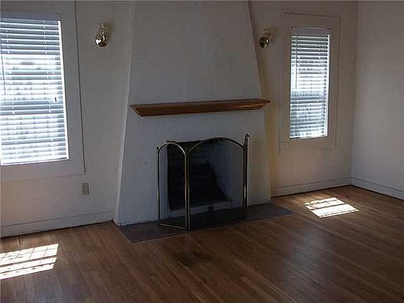 3rd image of 816 Kern Dr
