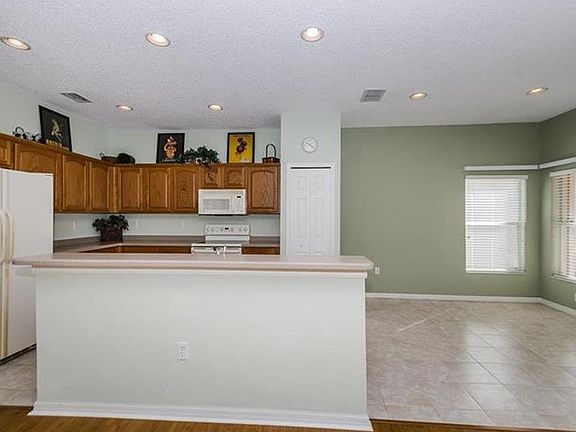 4th image of 2940 Wood Pointe Dr