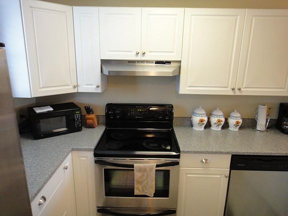 3rd image of 125 Ocean Park Ln