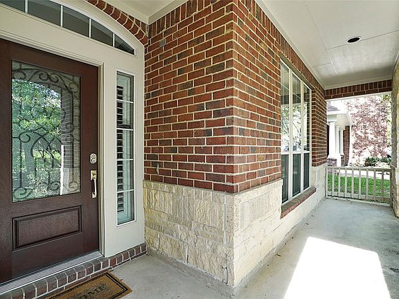 3rd image of 87 N Concord Valley Cir