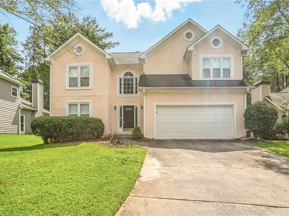 140 Glen Holly Dr, Roswell, GA 30076