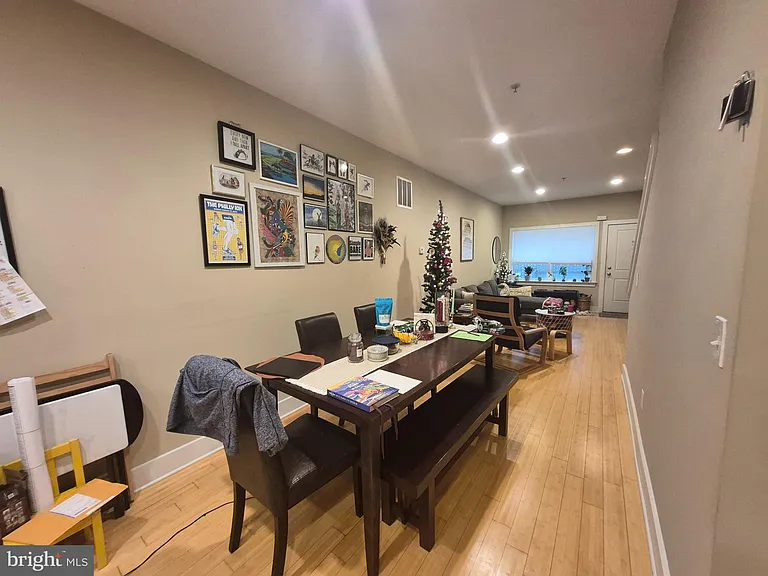 2544 Montrose St — Photo 4