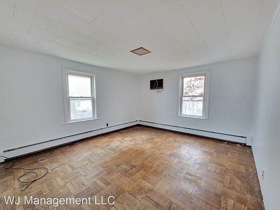 3rd image of 23 Edmund St #2