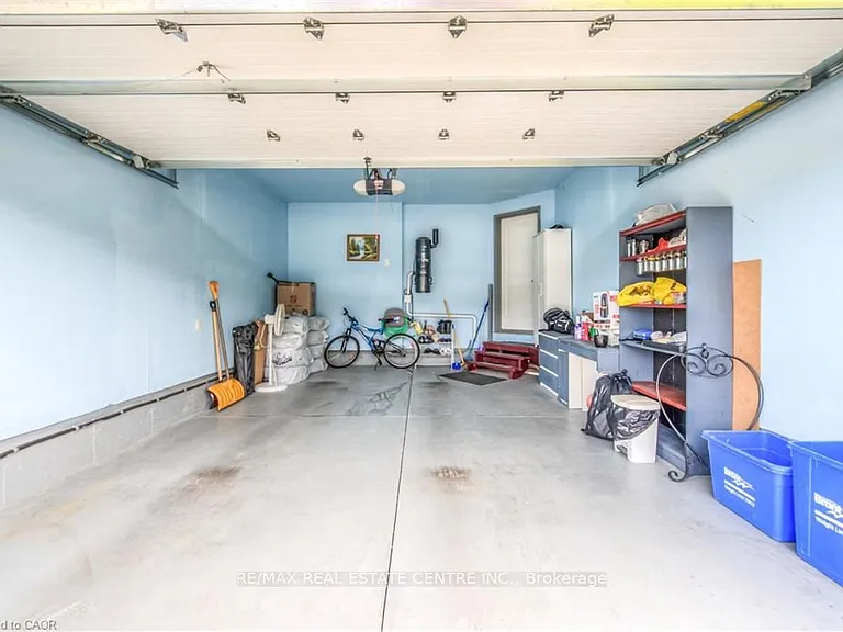 19 Baker Ln — Photo 3