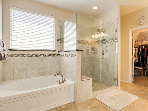 4th image of 42429 W Chimayo Dr
