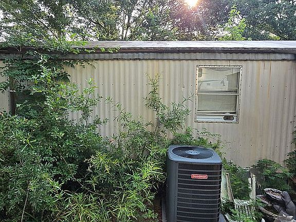 2nd image of 1521 Cherokee Cir
