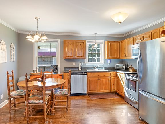 2nd image of 418 Carman Ave