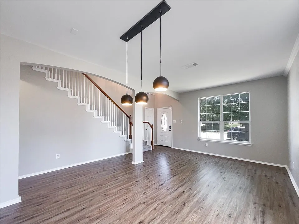4 bed, 3260 sqft, $2,650 — Photo 3