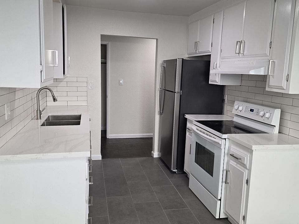 1st image of 118 Westwood St #118