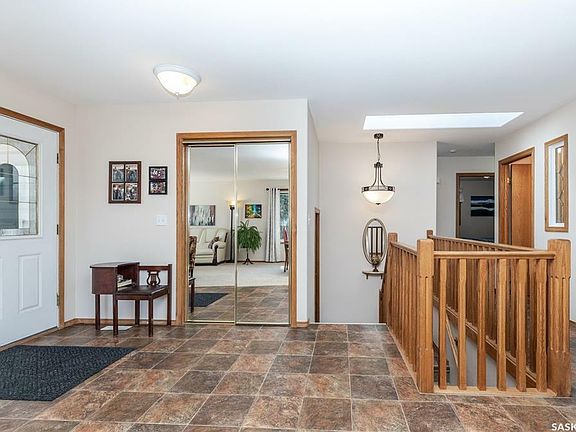 4th image of 210 Haslam Ct