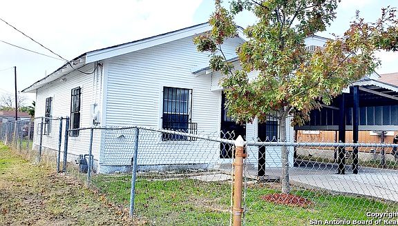 2nd image of 215 NW 22nd St