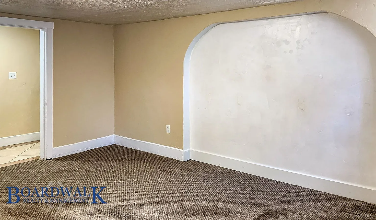 1 bed, 1.0 bath, 1119 sqft, $1,050 — Photo 4