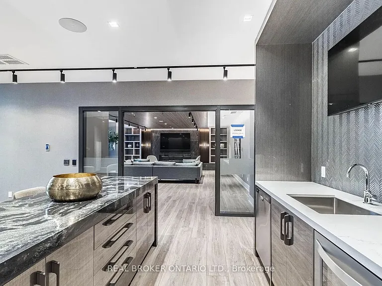 286 Main St #2602 — Photo 42