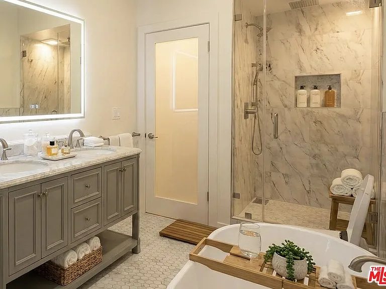 1000 S Sherbourne Dr — Photo 3